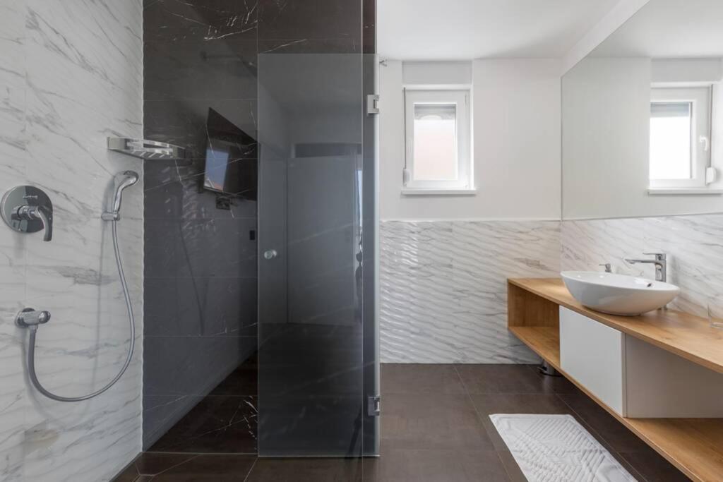 Villa Aurus - Luxury 5 Bedroom Vir Luaran gambar